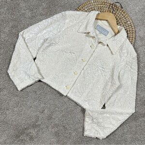 Dorothy Schoelen Platinum Cropped Textured Velvet Top Button Front in Ivory M